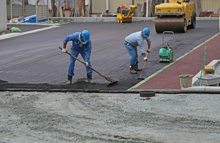 現場作業員経験者を大募集 | 神奈川県綾瀬市で舗装工事の求人なら遁所道路株式会社